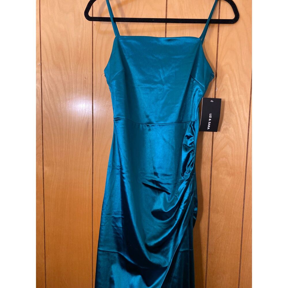 Womans Liz and Sara Medium NWT Formal Dress - Picture 4 of 7